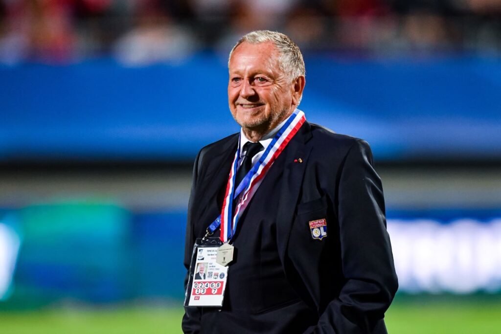 Jean Michel Aulas, le Président de l'OL est l'homme qui peut remettre son club à l'endroit.