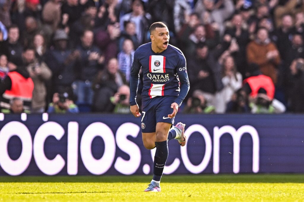 PSG : Kylian Mbappé à 2 buts du record d’Edinson Cavani