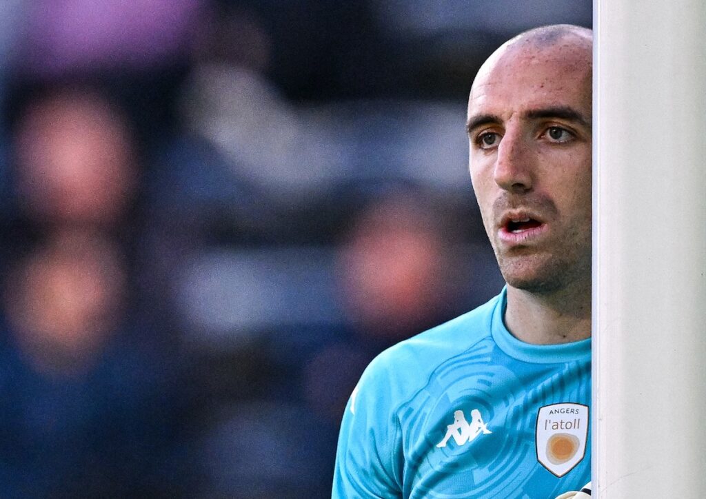 Paul Bernardoni (Angers) : l’itinéraire contrarié d’un gardien  qui s’est perdu