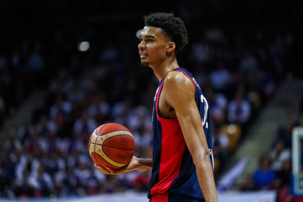 Victor Wembanyama est un joueur au talent précoce. Sans pour autant se féliciter du chemin accompli, il prend son temps dans le basket.