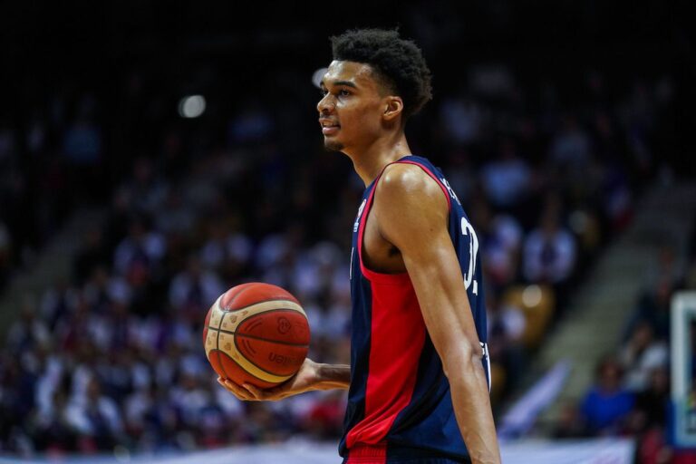 Victor Wembanyama est un joueur au talent précoce. Sans pour autant se féliciter du chemin accompli, il prend son temps dans le basket.