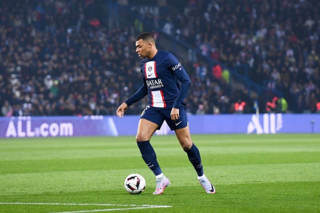 Mbappé à Paris. l'heure des grands rendez-vous et des déceptions.