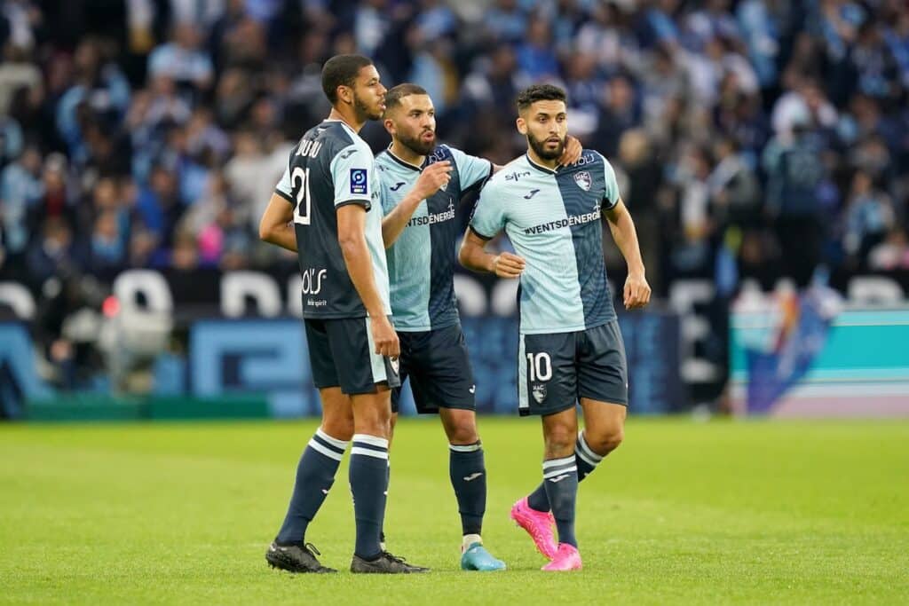 Les enjeux en Ligue 2 : Metz affronte Grenoble sous les yeux attentifs des Havrais, Niort à la porte du National