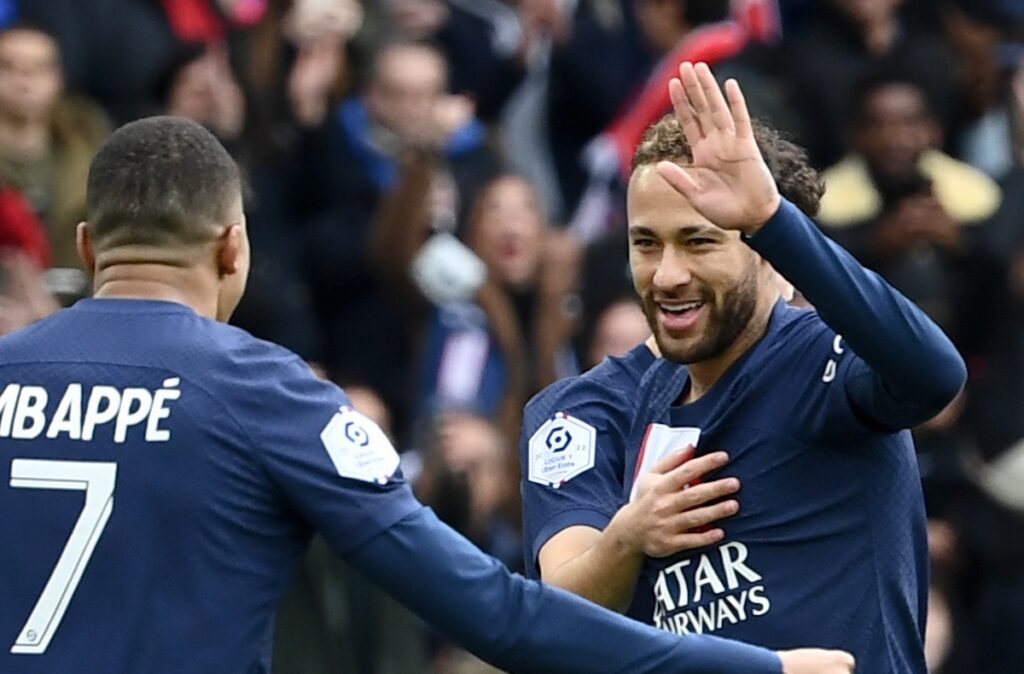 PSG : les supporters ont-ils tort de s’attaquer à Neymar ?