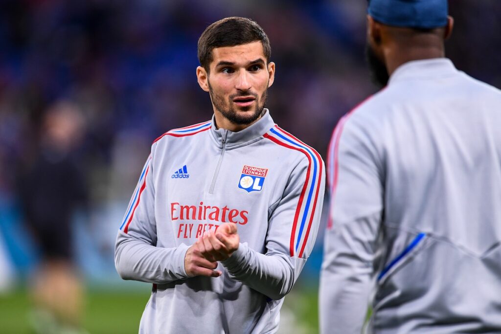 Officiel : Houssem Aouar rejoint la Roma de Mourinho