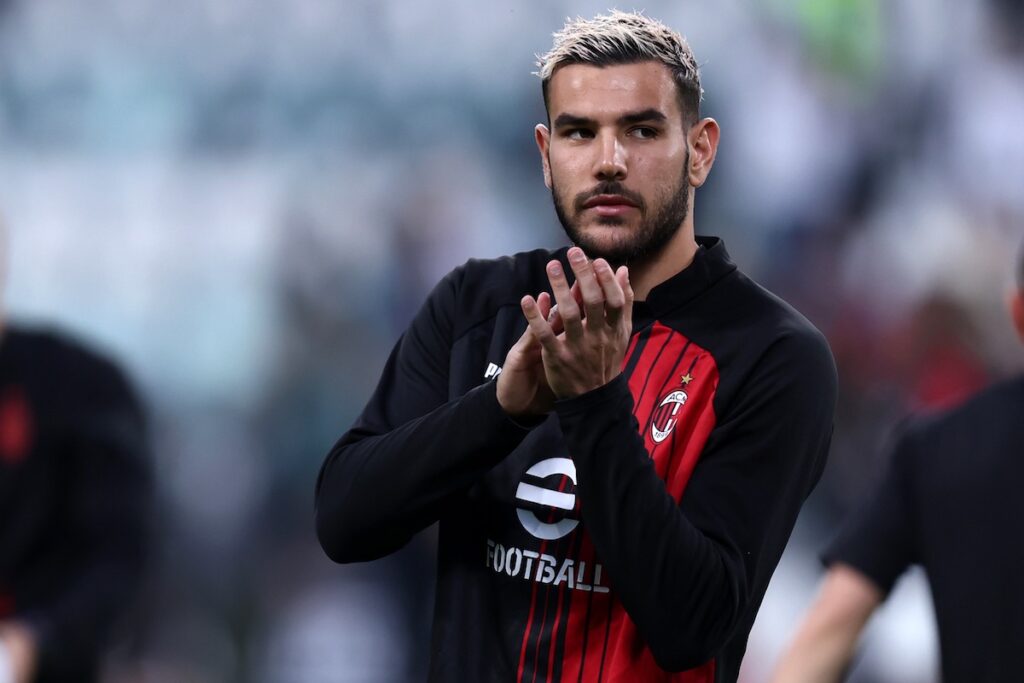 Transferts : Manchester United prêt à tout pour Théo Hernandez (Milan AC)