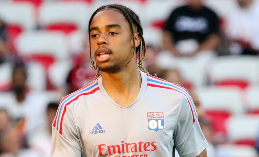 Transferts : Bradley Barcola (OL) se rapproche un peu plus du PSG