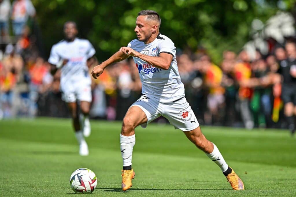 Transferts – Saint-Etienne : Antoine Leautey (Amiens) pour faire oublier Neil Nkounkou