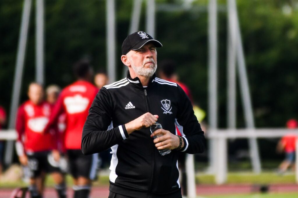 Eric Roy, l'entraîneur de Brest sait que le maintien sera obligatoire.