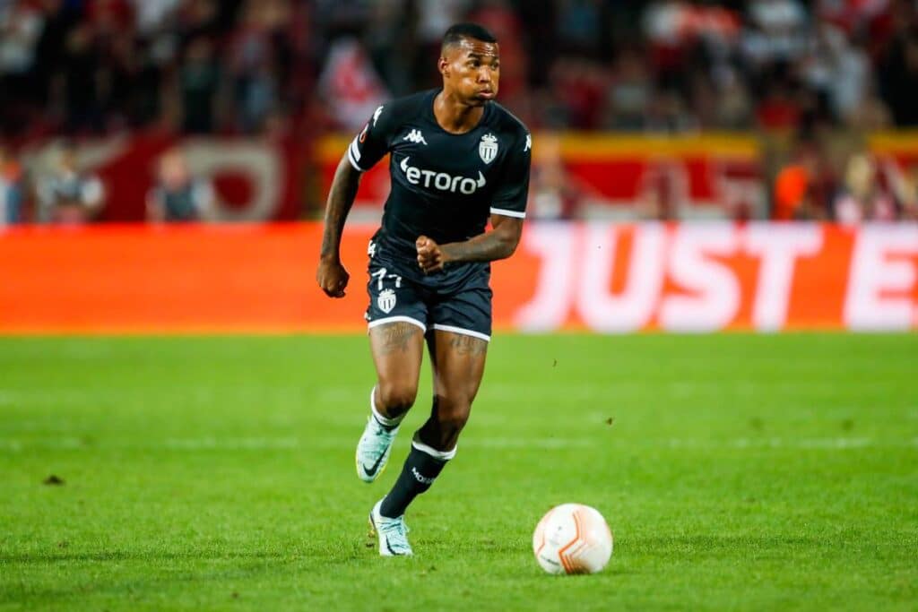 Jean Lucas s'engagerait à Santos, son club formateur.