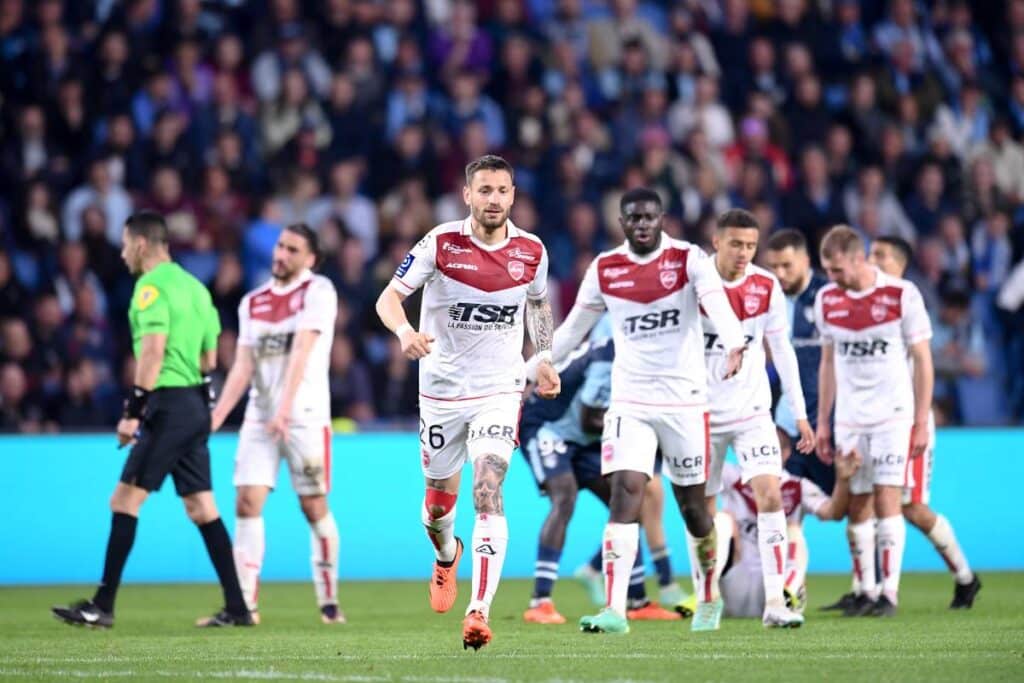 Valenciennes reste en Ligue 2 mais la relégation n'est pas loin.