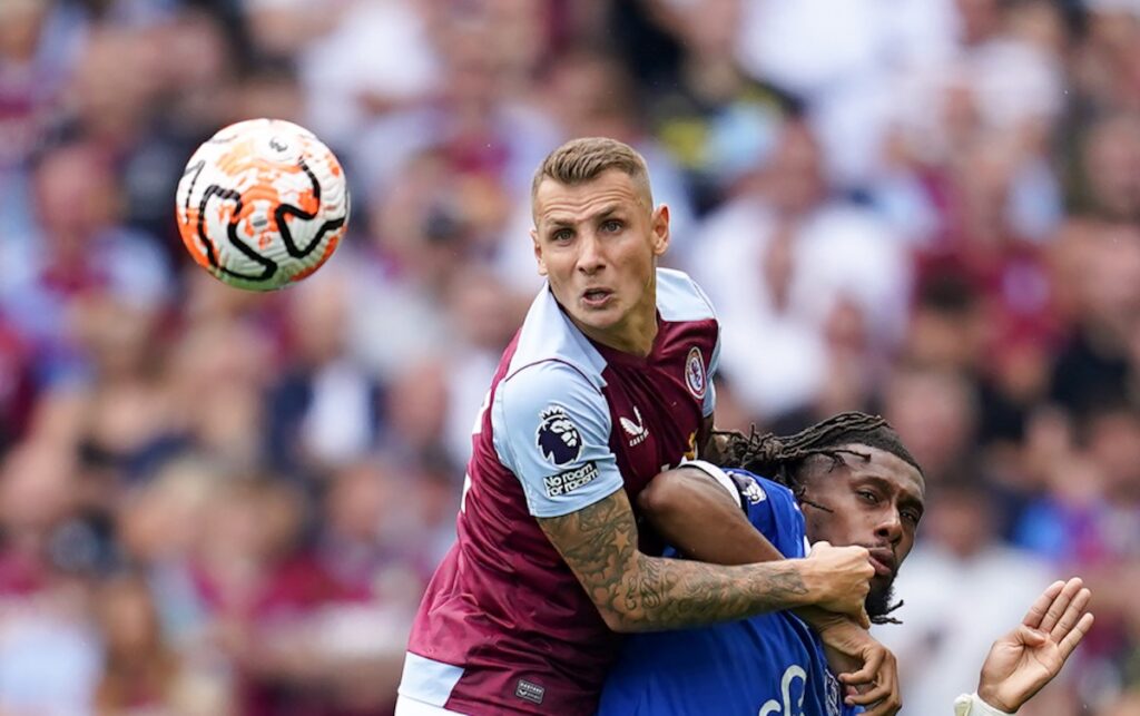 Transferts : cet ancien de l’OM qui peut forcer l’arrivée de Lucas Digne (Aston Villa) à Nice