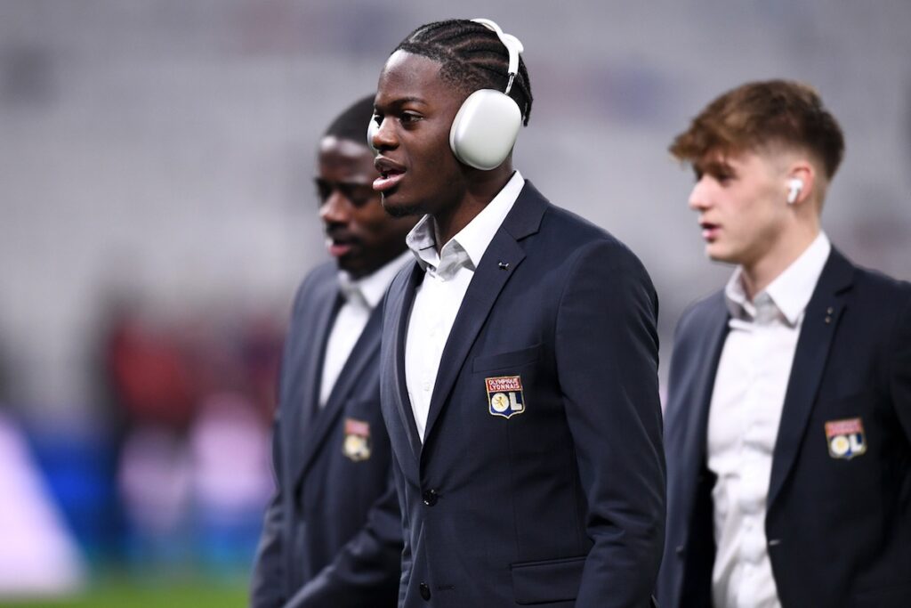 TOP 5 TRANSFERTS : Leipzig insiste pour Castello Lukeba (OL)