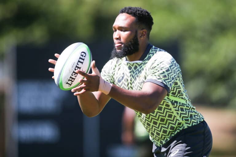 Lukhanyo Am Sharks attaque ! Un pilier de la sélection sud-africaine.