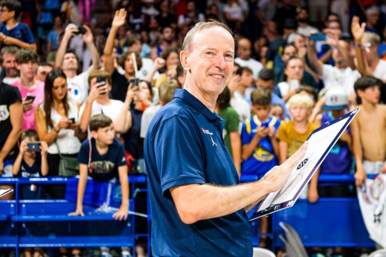 Vincent Collet est toujours à la tête des Bleus.
