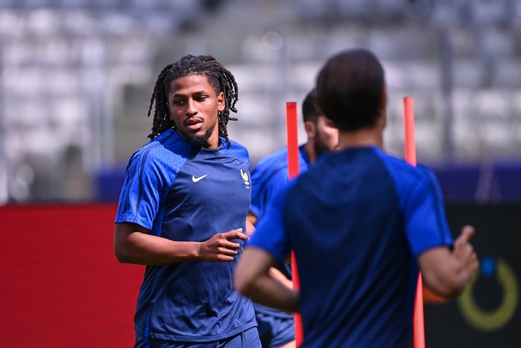 Algérie : Gouiri et Larouci s’ajoutent à la longue liste des binationaux qui choisissent les Fennecs