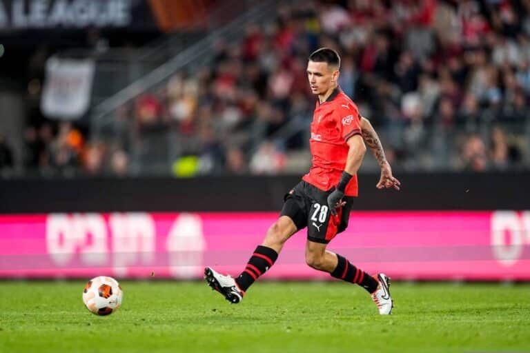 Enzo Le Fée vit un rêve à Rennes, il a fait toutes ses classes dans la région bretonne et à Lorient.