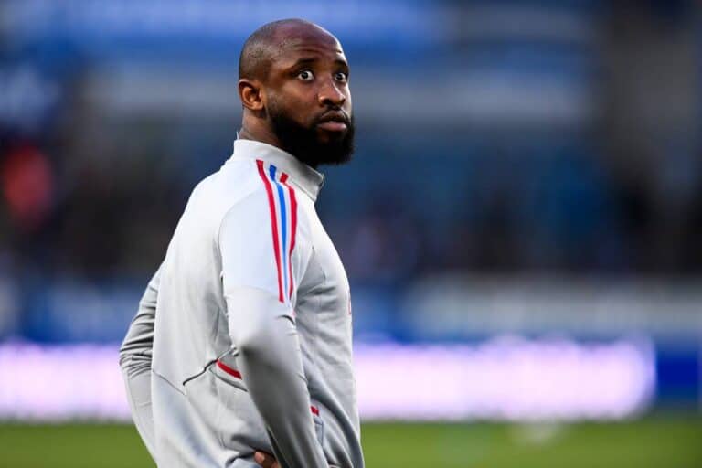 Moussa Dembélé et Sydney Govou dégomment la direction de l'OL sous Aulas.