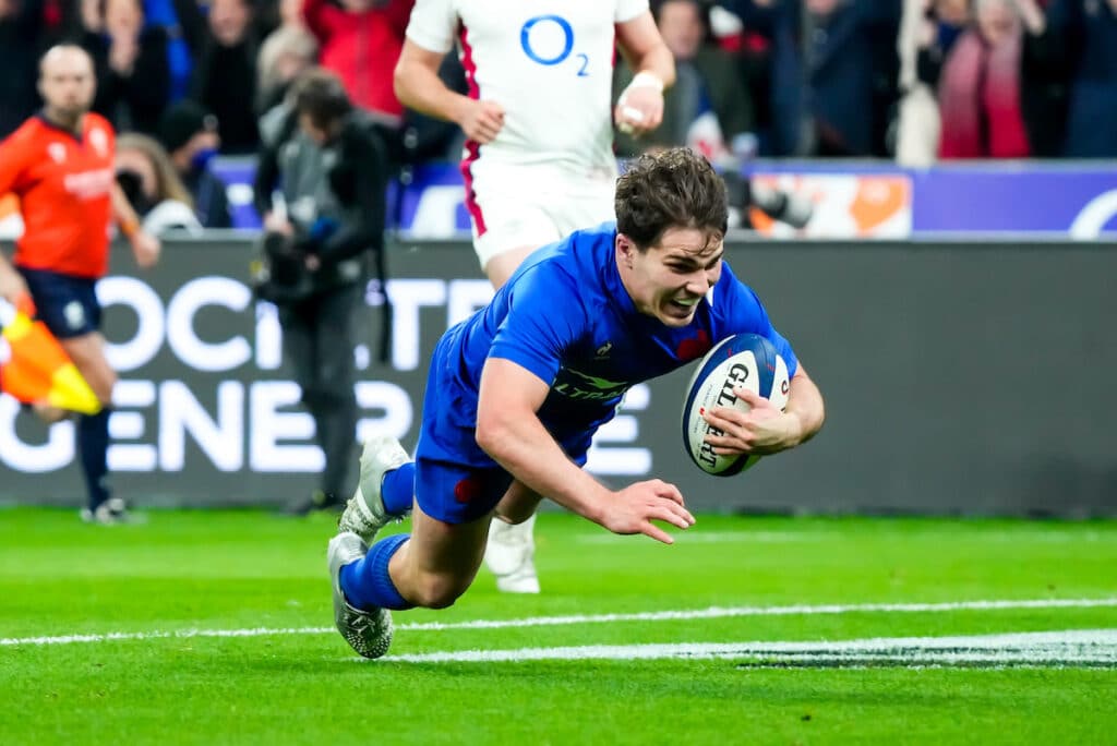 Antoine Dupont plus grand joueur de rugby au monde.