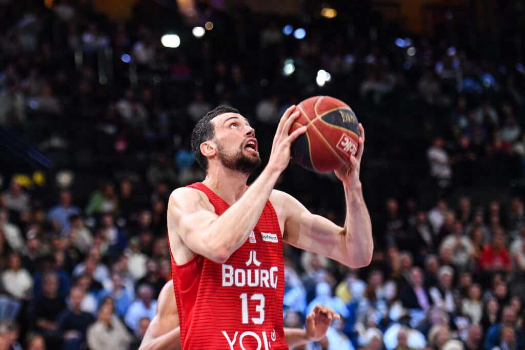 Pierre Pelos : « J’ai fait un choix de carrière »