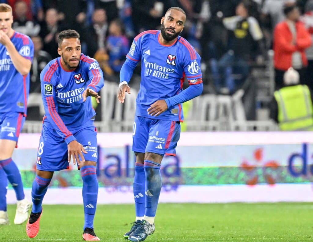 OL : Alexandre Lacazette et Corentin Tolisso poussés vers la sortie
