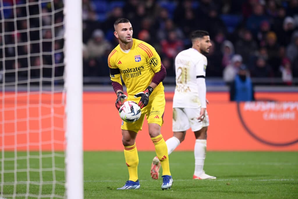 Tenu en laisse par la DNCG, l’OL à Lens avec un quatrième staff aux commandes !