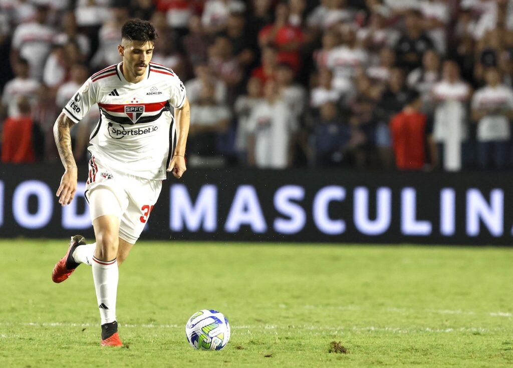 TRANSFERTS : le PSG a fait une offre pour Lucas Beraldo, jeune défenseur de Sao Paulo (Brésil)