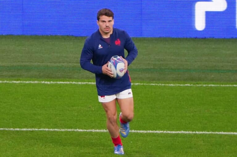 Antoine Dupont fonce vers le rugby à 7 pour les JO.