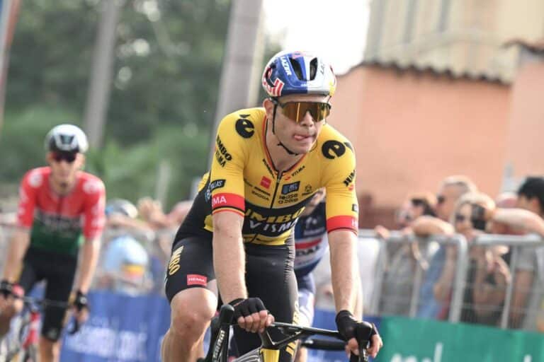 Van Aert et Pogacar en route pour le Giro 2024.