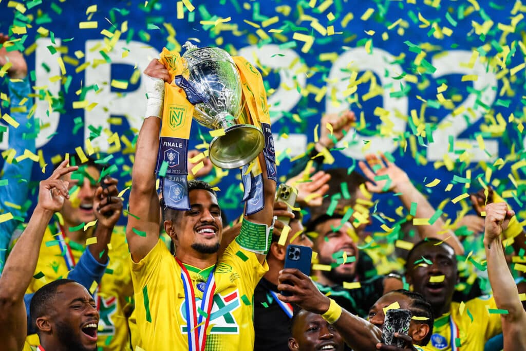 Ces trop rares clubs de Ligue 1 qui réussissent à gagner des trophées aux dépens du PSG