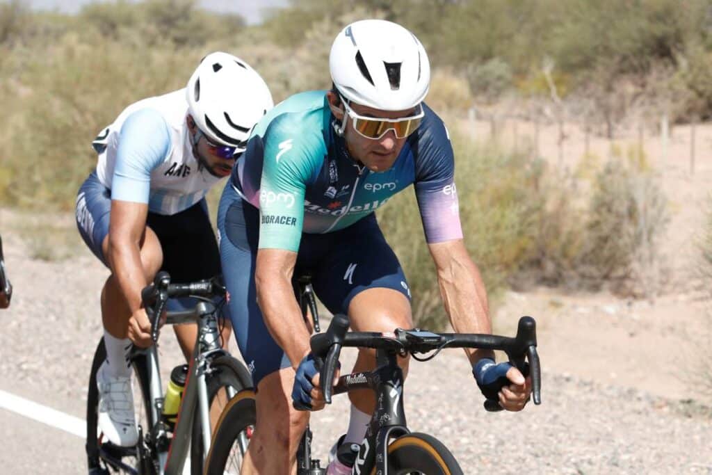 Oscar Sevilla encore sur un vélo à 47 ans.
