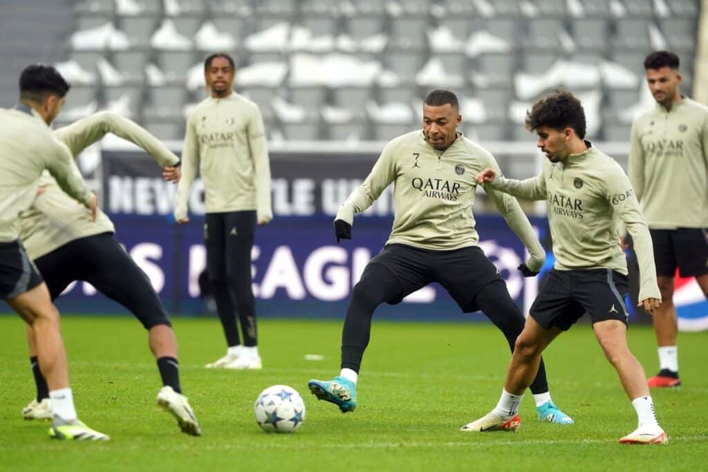 OFFICIEL : le 11 très surprenant de Luis Enrique (PSG) contre la Real Sociedad