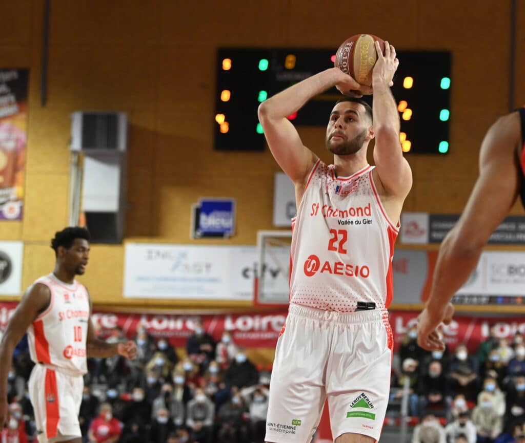 Mathieu Boyer s'éclate à Antibes.