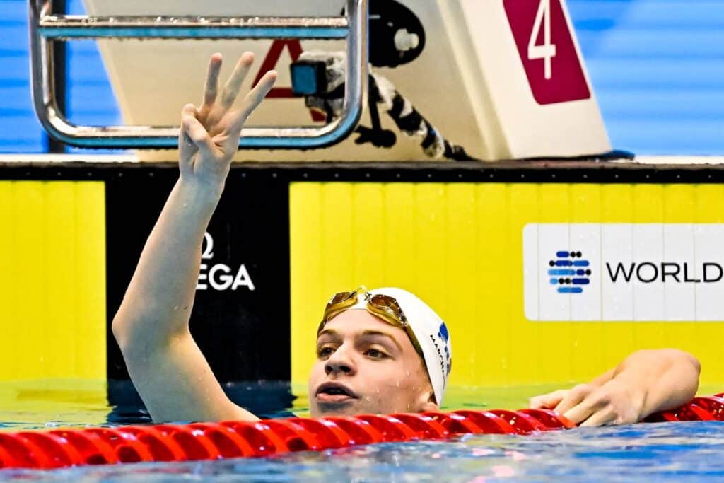 Léon Marchand vise le titre olympique à Paris.