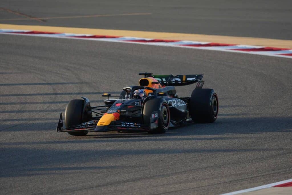 Verstappen en pôle devant Leclerc et Russell.