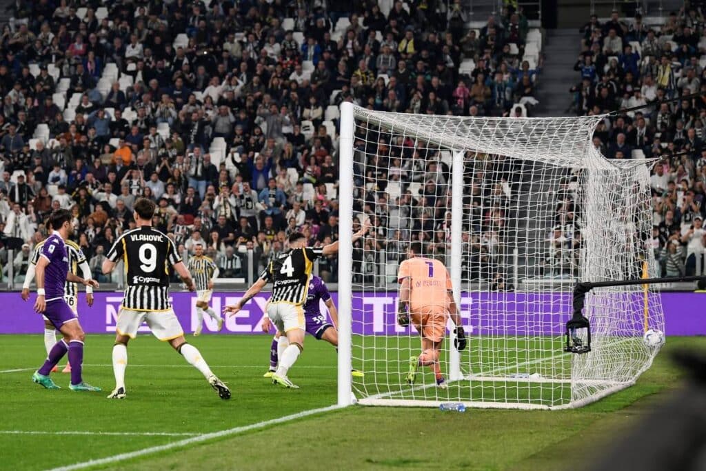 Faut-il changer la dimension des cages de football ?