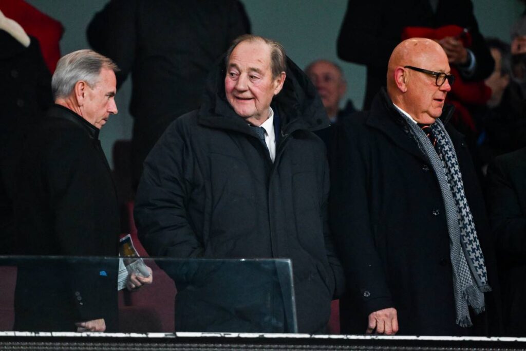 Gervais Martel n'a pas oublié de placer les Lensois même sous pavillon étranger.