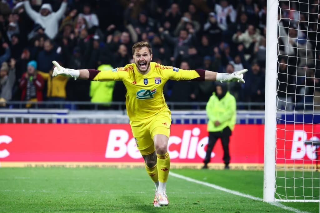 Lyon – Valenciennes : Lucas Perri, le monsieur plus de l’OL