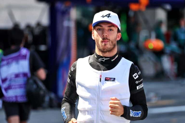 Pierre Gasly s'engage avec le FC Versailles.