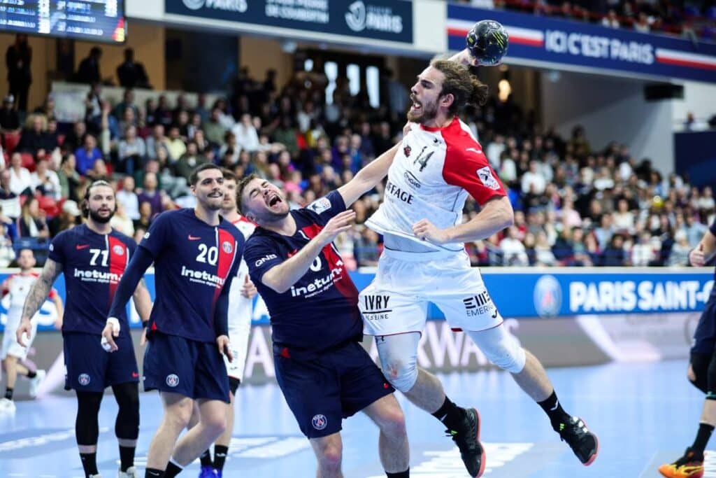 Aymeric Zaepfel se plaît à Ivry avec un certain Didier Dinart.