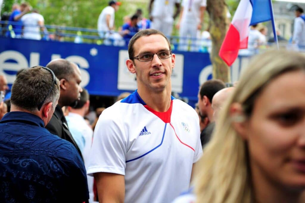 Hugues Duboscq est un nageur polyvalent qui a rapporté des médailles à la France.