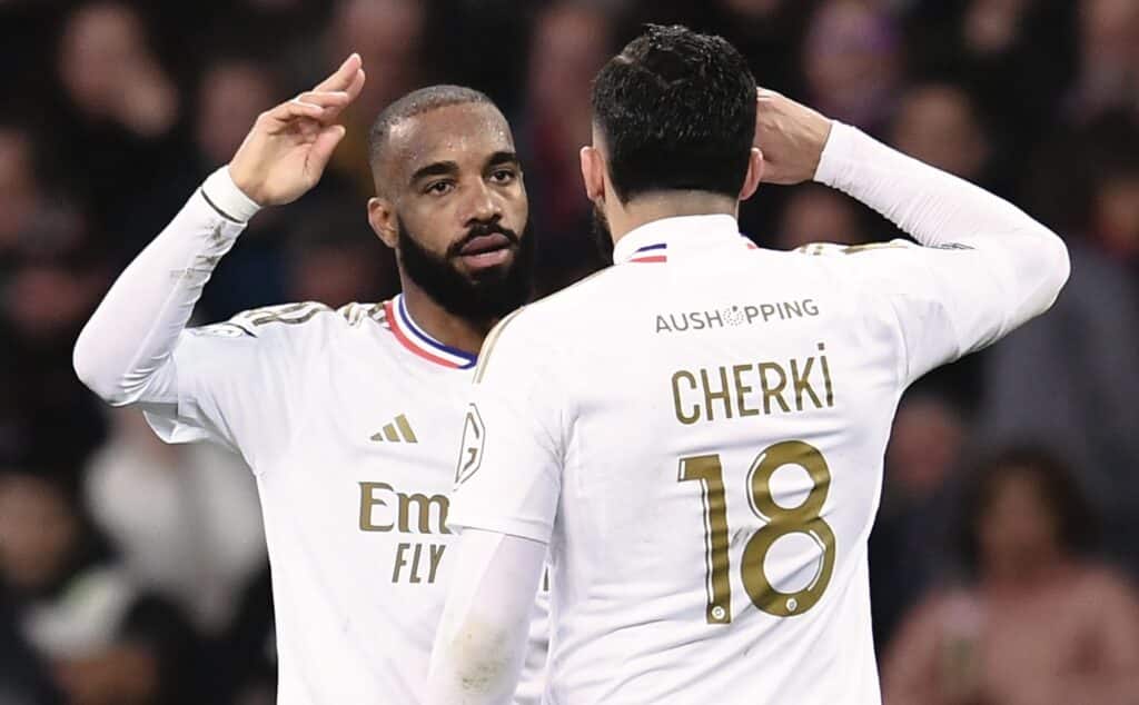 Transferts OL : Alexandre Lacazette et Rayan Cherki sur le départ