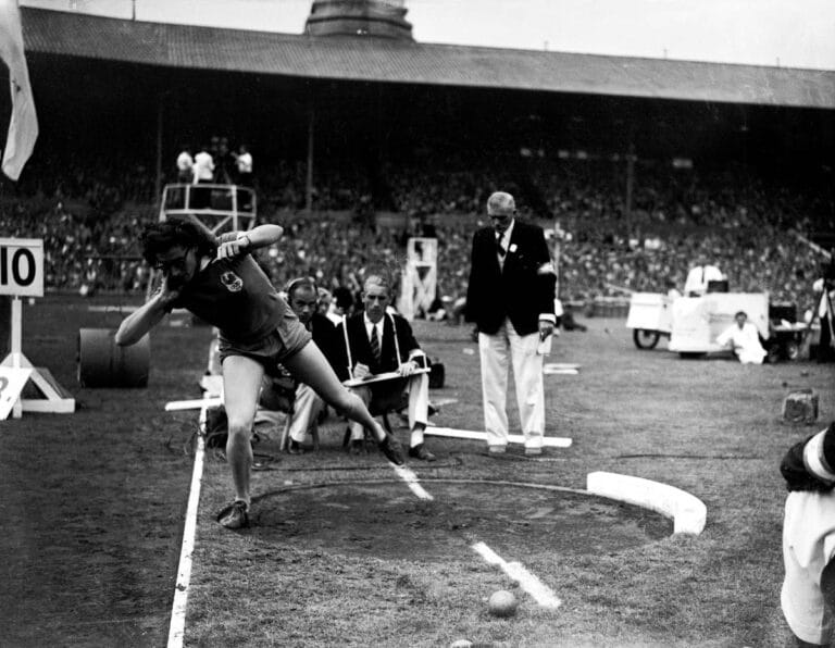 Micheline Ostermeyer championne olympique du Poids.