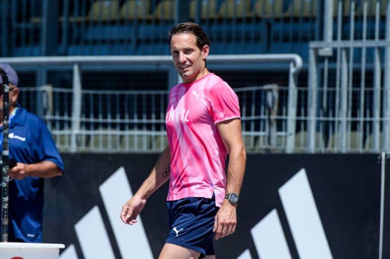 Renaud Lavillenie décroche la médaille d'or à Londres.