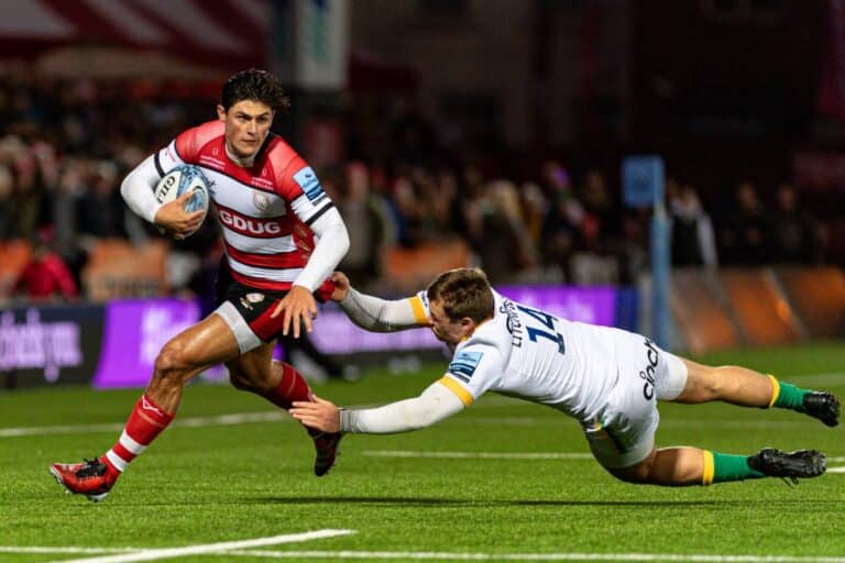 Rees-Zammit quitte le rugby pour se lancer en NFL.