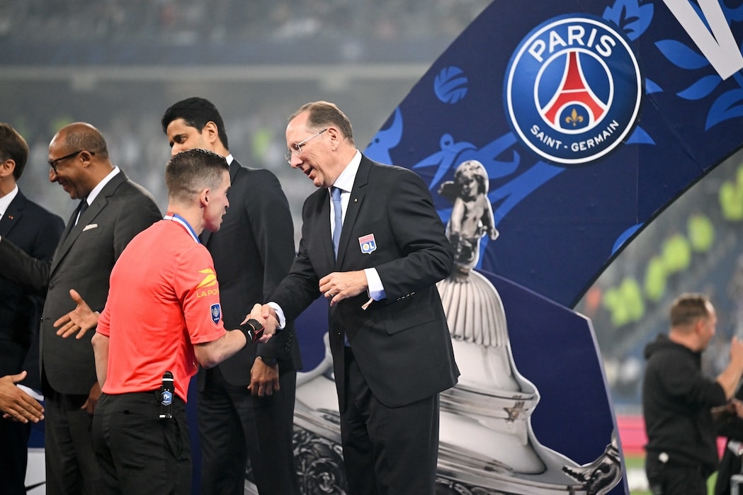 John Textor's risky game, who attacks Paris Saint-Germain and wants to “kick their asses”