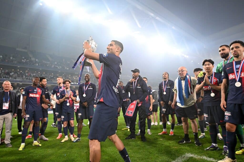 PSG : Achraf Hakimi n’ira pas au Real, mais va prolonger avec le PSG !