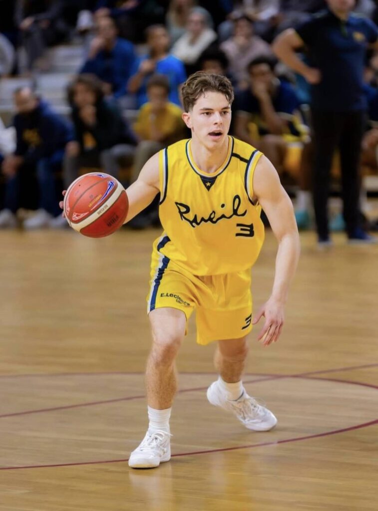 Frère d’Hugo Benitez (Bourg), Elian ne veut pas rater ses débuts en Pro B avec Nantes.