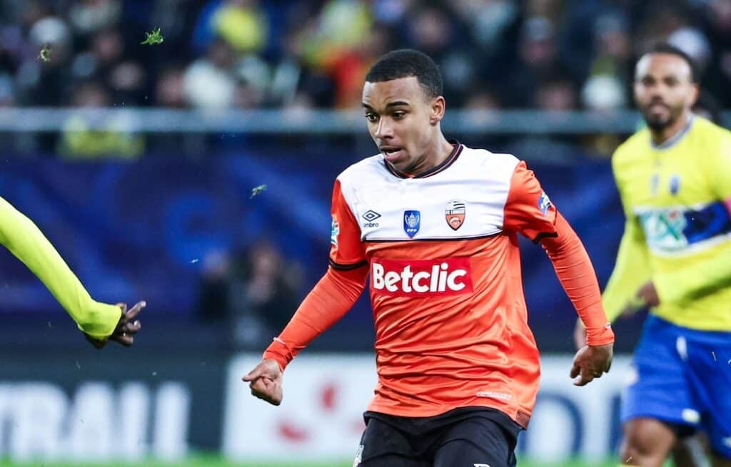 Transferts : Rennes s’active pour Eli Junior Kroupi (Lorient), mais pas que…