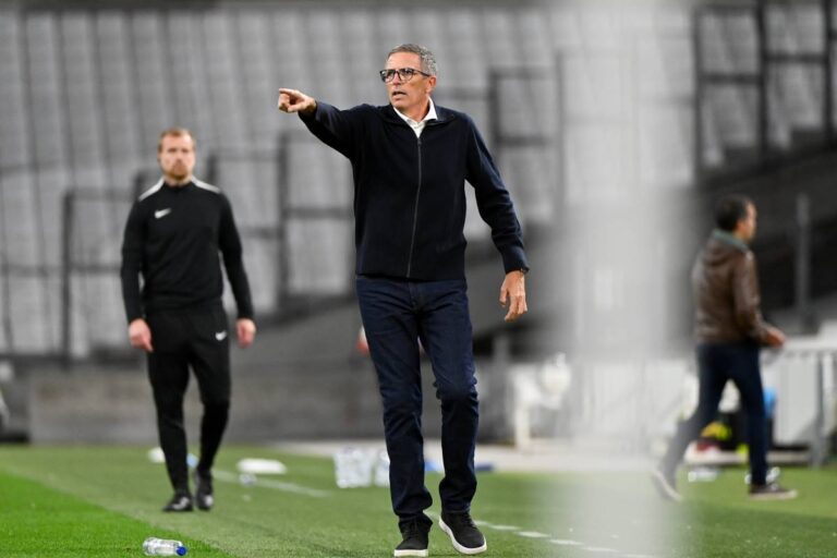 Thierry Laurey est l'entraîneur du FC Martigues avec un objectif maintien.